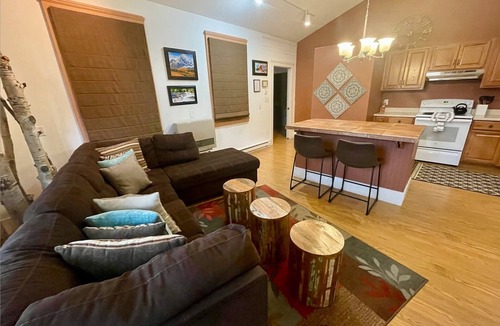 Westcliffe Hotel | Open concept kitchen/living & dog friendly