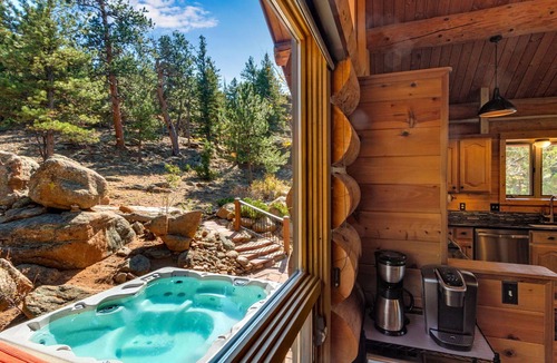 Carriage Hills House | Open Concept Spectacular Views 4 Bed 4 Ba w 2 King Ensuite’s 1+ Acre Hot Tub!