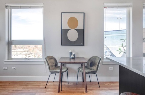 Hale Apartment | Open Congress Park 2BR w/ Gym & Pool, near shops & dining, by Blueground