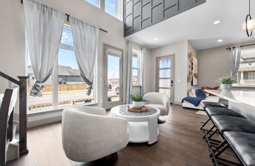 Aurora House | Orleans Street - Aurora