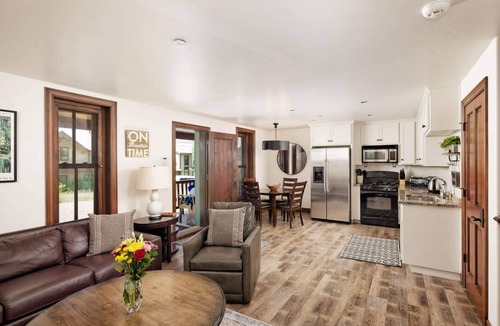 Snowmass Village House | Our Cozy Quintessential Cabin Near Aspen and Snowmass! Wood Stove, Gorgeous Views, Garage