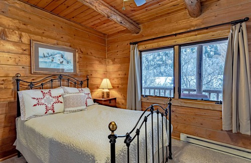 Ouray House | Ouray Log Cabin - Cozy Cabin Overlooking the Uncompahgre River