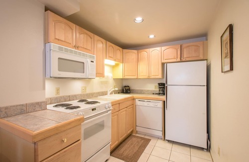 Copper Mountain Village Condo | Outdoor pool, free wifi, free parking at building, ski in-center village.