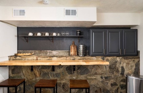 Rollinsville Cabin | Owl Chalet - 1950's Cabin close to hiking, creek, and brewery!