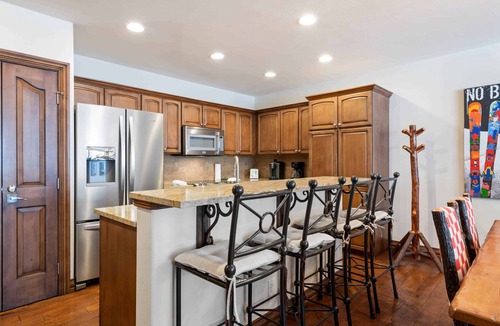 Beaver Creek Condo | Oxford Court 210 - Upscale Mountain Elegance