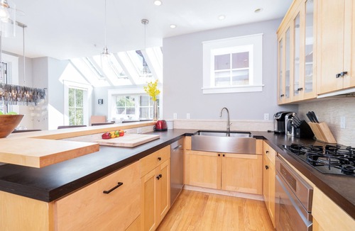 Telluride House | PACIFIC PLACE - A luxury condo in town w/ amazing views & walk-to-ski