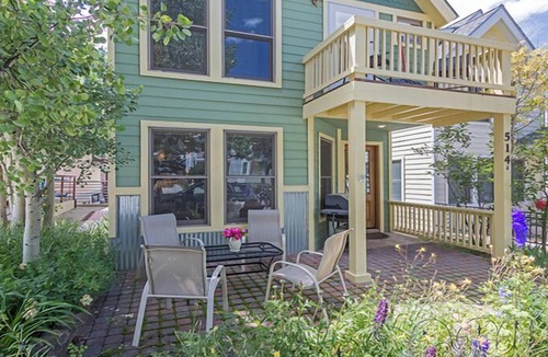 Telluride House | PACIFIC ST TOWNHOUSE II- Perfect Downtown Location, Views & Walk-to-Ski