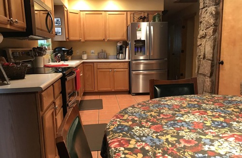 Pagosa Springs House | PACK YOUR BAGS & LET THE ADVENTURES BEGIN! SLEEPS 10, HOT TUB, & PET FRIENDLY