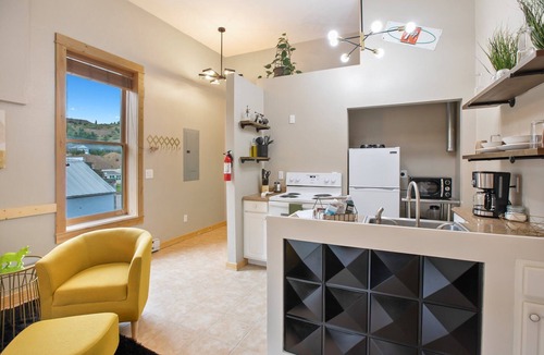Victor Apartment | Page 2, Mid-Century Modern