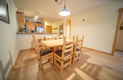 Mountain House Condo | Panoramic Mountain views! Private washer & dryer!