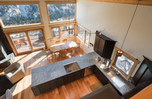 Bayfield House | Panoramic Valley Retreat | Exec Home w/Deck, Lake Views, Game Room - 30+