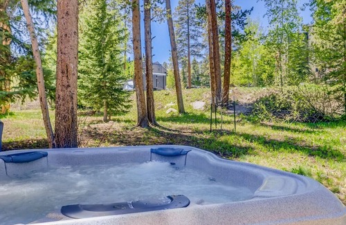 Park Forest Estates House | Park Forest Elk Den Townhome: Hot Tub, Dog Friendly, On Shuttle Route