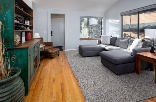 Park Forest Estates House | Park Forest Elk Den Townhome: Hot Tub, Dog Friendly, On Shuttle Route