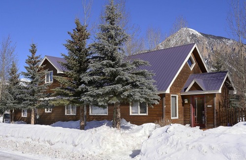 Crested Butte House | Parkside Retreat/Perfection only 1.5 blocks to Shuttle W/Hot Tub & Fireplace