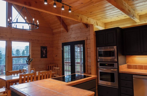 Red Wing Cabin | "Pass Creek Cabin" Luxe Log Home in the Mountains