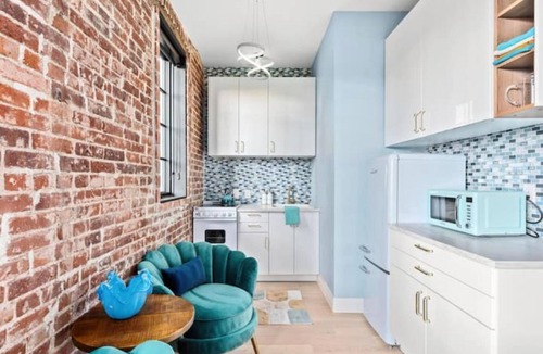 Golden Triangle Apartment | Patrick Maxcy Art Suite 104
