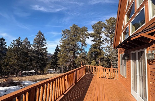 Evergreen Cabin | Peace & Quiet Mountain Escape Close to Denver and world-class Ski Resorts!