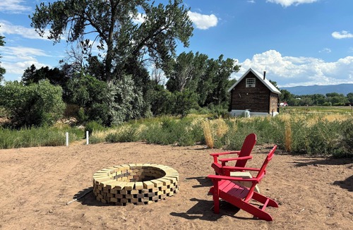 Canon City Cabin | Peaceful Bunkhouse cabin with mtn views near Arkansas River attractions & town
