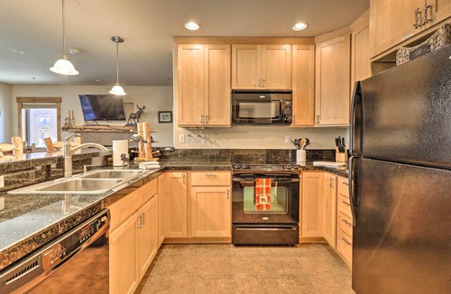 Fraser Condo | Peaceful Fraser Condo w/Patio - by Hiking Trails!