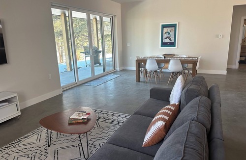 Hartsel House | Peaceful Mountain Getaway - The Blue Hideaway