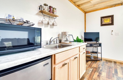Norfork Apartment | Peaceful Norfork Escape: Walk to White River!