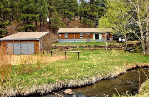Westcreek Cabin | "Peaceful Valley Homestead" Hobby Farm & Mountain Paradise NEW HOT TUB!n