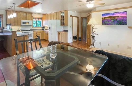 Dalton Ranch House | Peaceful yard, near hot springs, dogs welcome!
