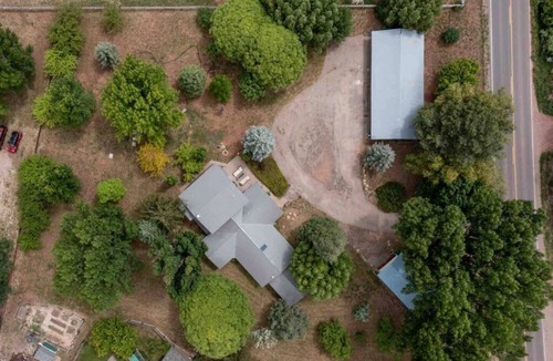 Dalton Ranch House | Peaceful yard, near hot springs, dogs welcome!