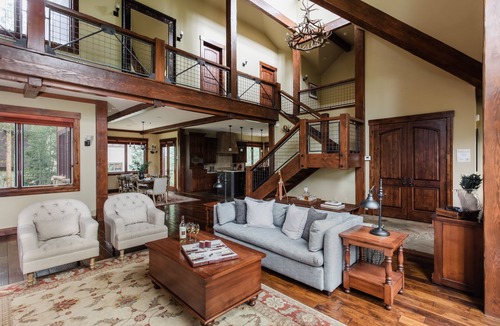 Christie Heights House | Peak 8 by AvantStay | Spacious Modern Cabin w/Hot Tub & Views