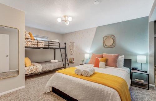 West Colorado Springs House | PeakView Family Lux - Man Cave Hot Tub BBQ Views