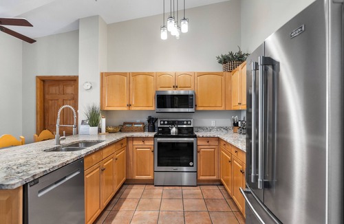 Mountain House Condo | Penthouse Condo w/Spacious Balcony for Beautiful Views, 5 mins to Base Area!