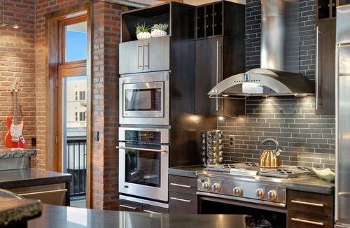 Old Town House | Penthouse w/Mtn Views in the Heart of Old Town