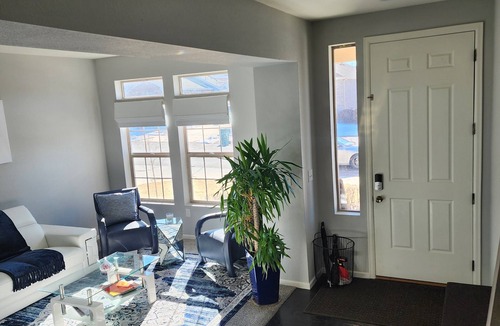 Aurora House | Perfect 6-bedroom house with WiFi in charming Aurora