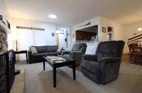 Warrior's Mark Condo | Perfect Central Location - Walk to Lifts! 10% discount for 7 nts or more stay.