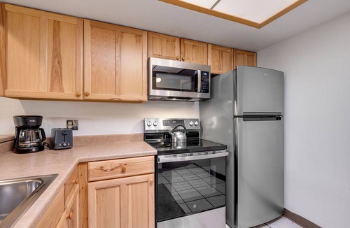 Historic District Condo | Perfect Downtown Retreat with ALL NEW APPLIANCES AS OF FALL 2025!