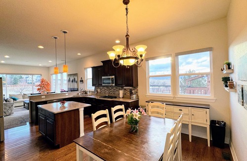 Broomfield House | Perfect Family Home - Large Backyard and Beautiful Mountain Views