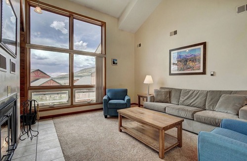 Summit Cove Condo | Perfect for families: 2 bedroom/3 bath w/hot tub + pool-minutes to Keystone!