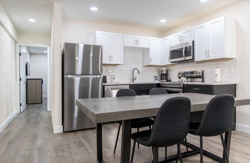 Steamboat Springs Hotel | Perfect Getaway! Great Unit, Near Steamboat Ski Resort, Hot tub, Ski Equipment Rental, Mountain Biking, Mountain Climbing
