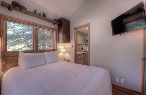 Breckenridge House | Perfect Getaway Cabin with Nearby Hike&Bike Trails
