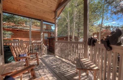 Breckenridge House | Perfect Getaway Cabin with Nearby Hike&Bike Trails