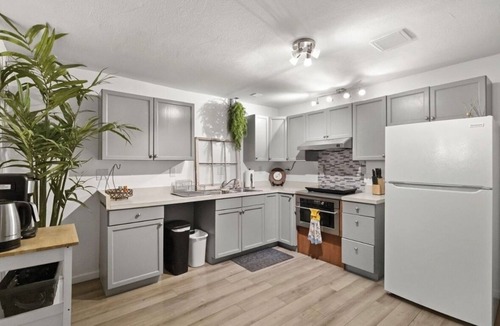 New Castle House | Perfect home in New Castle! Mother-in-law suite, huge deck, music studio, & more