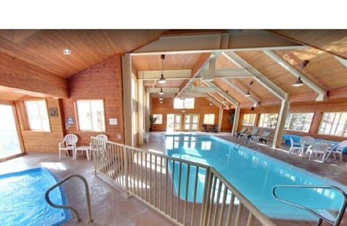 Summit Cove Condo | Perfect ski/ snowboard getaway 3 minutes to Keystone 15 to Breck