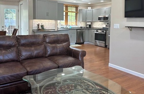 Broadmoor House | Perfect vacation home with amazing outdoor space, pet and handicapped friendly!