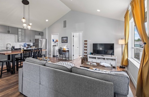 Montrose House | Pet & Family Friendly, Mountain Views, Downtown Montrose 20 Min to National Park