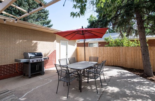Arvada Plaza Area Apartment | Pet friendly apartment in thriving Arvada