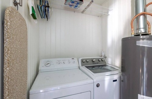 Idledale Cabin | Pet Friendly Artsy Cabin Near Red Rocks Evergreen