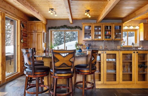 Quandary Village Cabin | Pet-Friendly Cabin with Hot Tub & Stunning Views