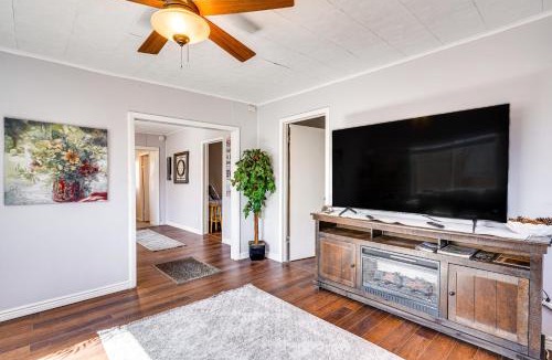 Canon City House | Pet-Friendly Colorado Retreat with Patio and Fire Pit!