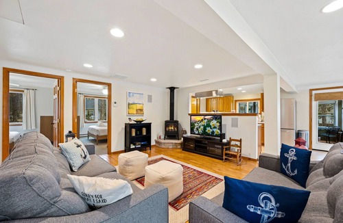 Egg Harbor Cottage | Pet Friendly Cottage in Egg Harbor-Close to Beach
