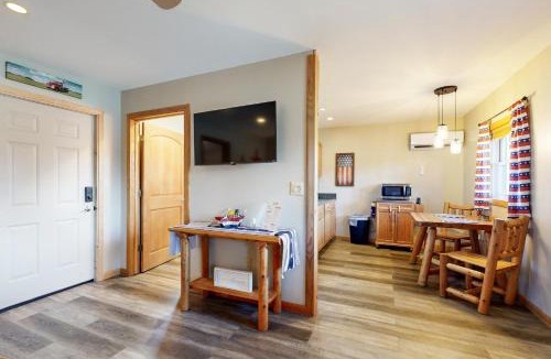 Murphysboro House | Pet Friendly! Countryside Couples Stay in Illinois